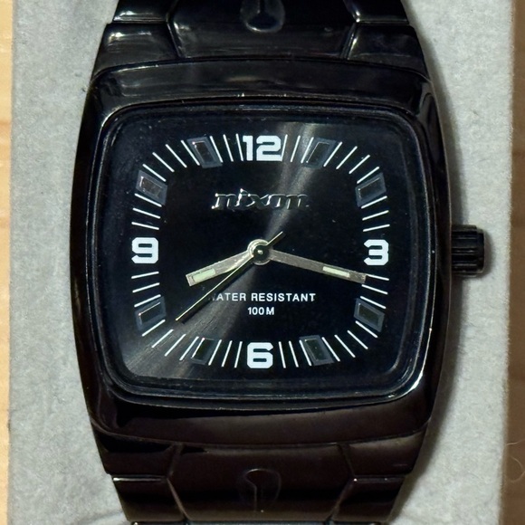 Share Nixon The Manual Show Don't Tell All Black Men's Vintage Surf Analog Watch - Picture 1 of 10